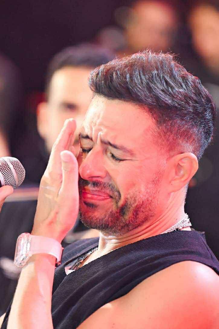 حماقي يشعل حماس جمهور مراسي.. وسر بكائه مع «ولا ليلة من لياليك»