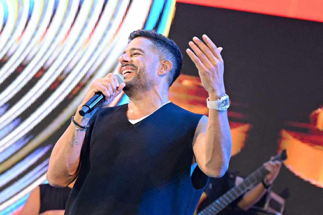 حماقي يشعل حماس جمهور مراسي.. وسر بكائه مع «ولا ليلة من لياليك»