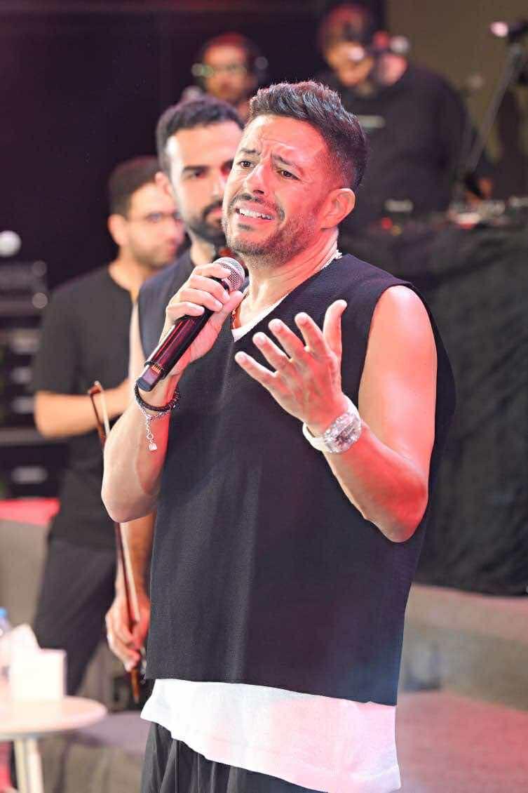 حماقي يشعل حماس جمهور مراسي.. وسر بكائه مع «ولا ليلة من لياليك»