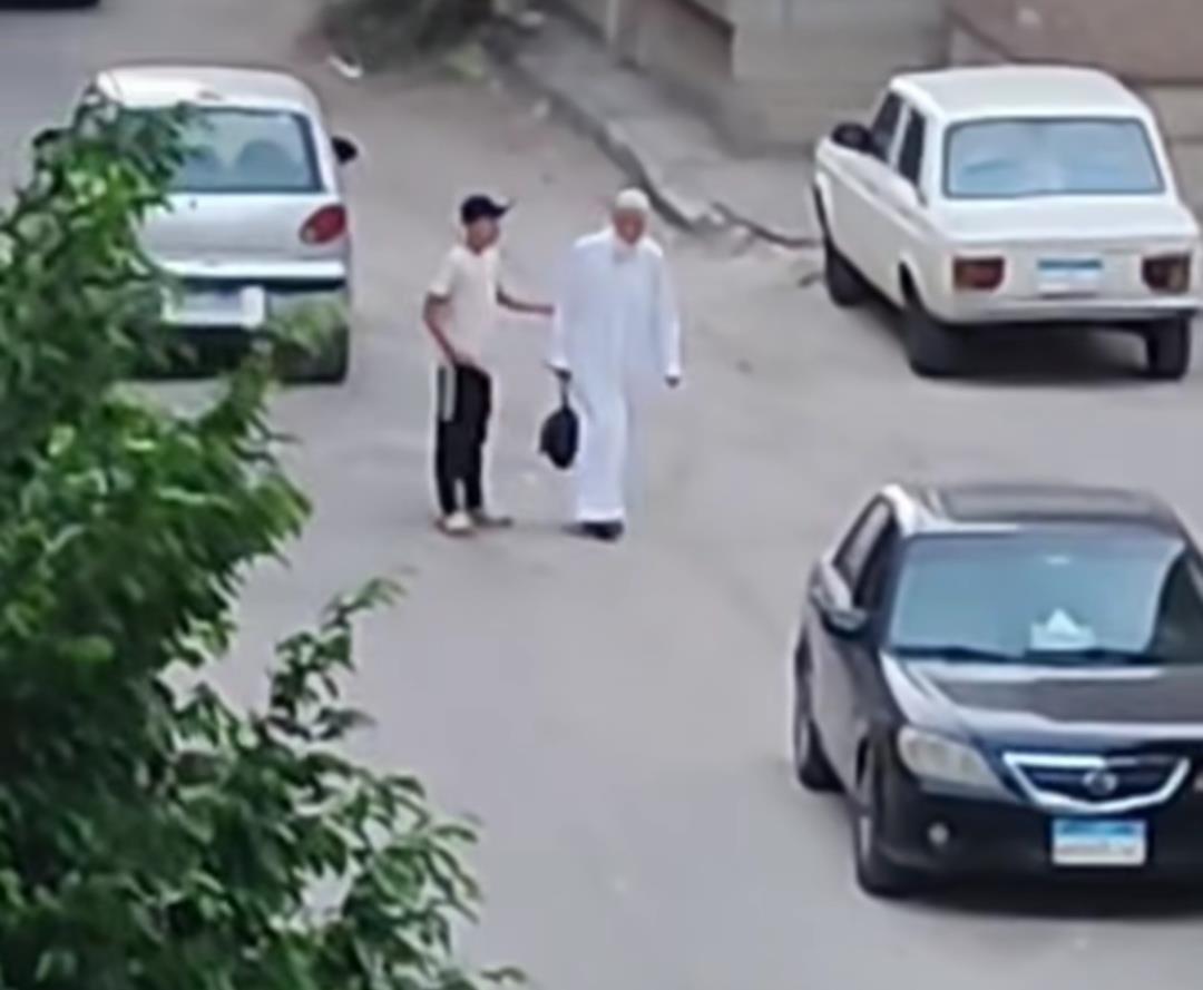 حديث الإسماعيلية "محمود نافع.. عكاز جاره الكفيف": شهم الإسماعيلية أيقونة البر والإحسان| صور