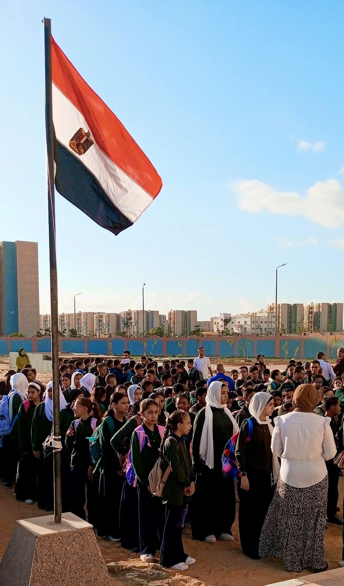 التزام الطلاب واداء الطابور الصباحي بمدارس ادارة المستقبل التعليمية بالقاهرة