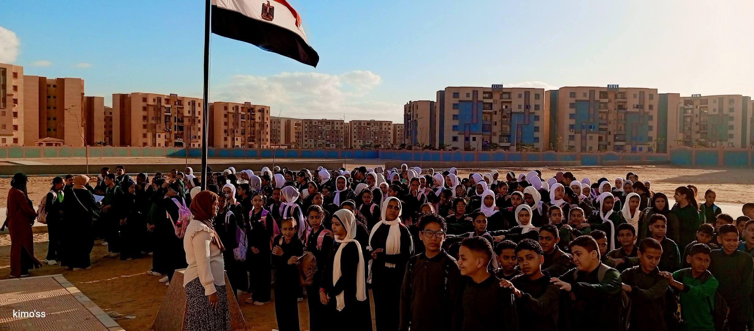 التزام الطلاب واداء الطابور الصباحي بمدارس ادارة المستقبل التعليمية بالقاهرة