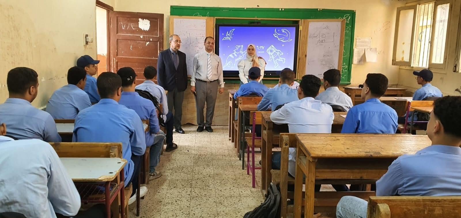مدير تعليم المنوفية يتابع انتظام العملية التعليمية بمدارس  شبين الكوم ..صور
