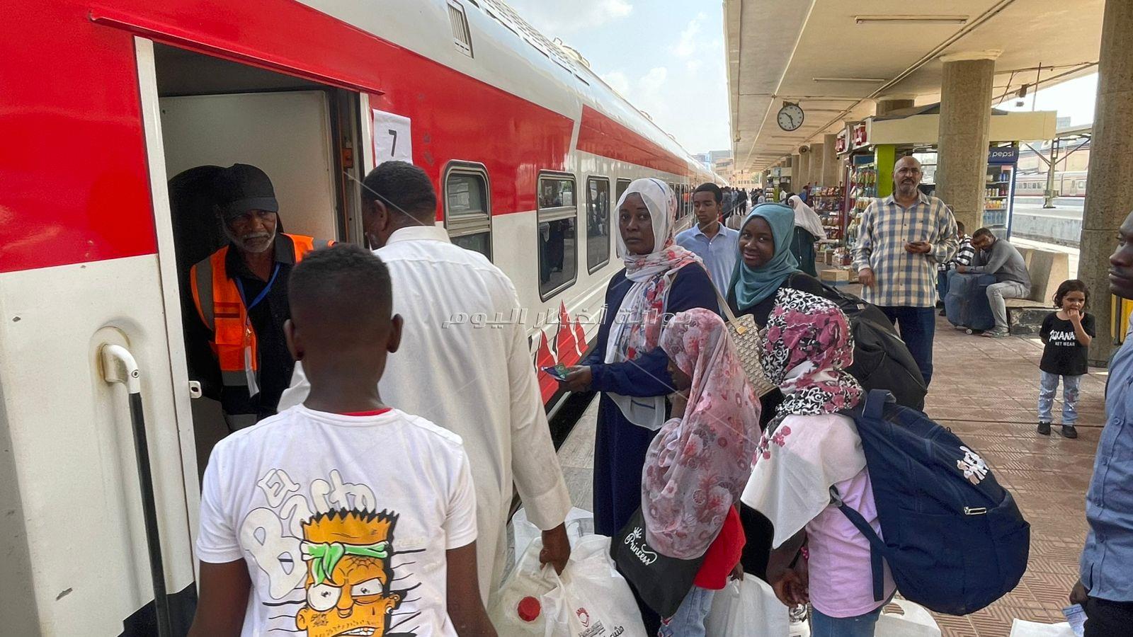 الرحلة 23.. انطلاق قطار جديد للعودة الطوعية للأشقاء السودانيين إلى وطنهم 
