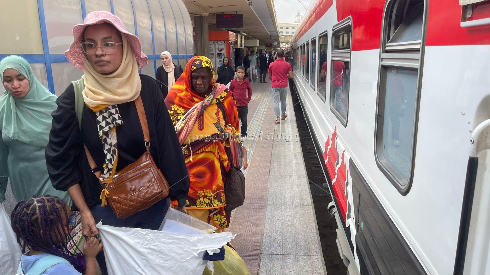 الرحلة 23.. انطلاق قطار جديد للعودة الطوعية للأشقاء السودانيين إلى وطنهم 