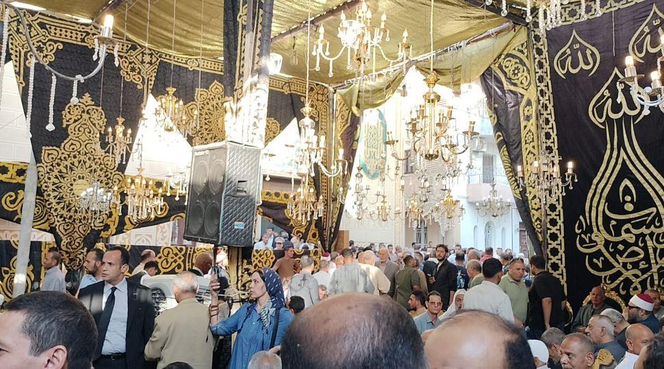 «الكل زعلان لفراقه»..أهالي الشرقية يقدمون واجب العزاء في وفاة الدكتور أحمد عمر هاشم | فيديو وصور