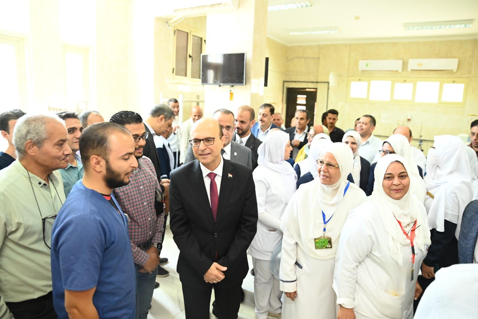 جامعة أسيوط يفتتح وحدة الكلى الصناعية بمستشفى أسيوط الجديدة الجامعي بتكلفة تتجاوز 20 مليون| صور