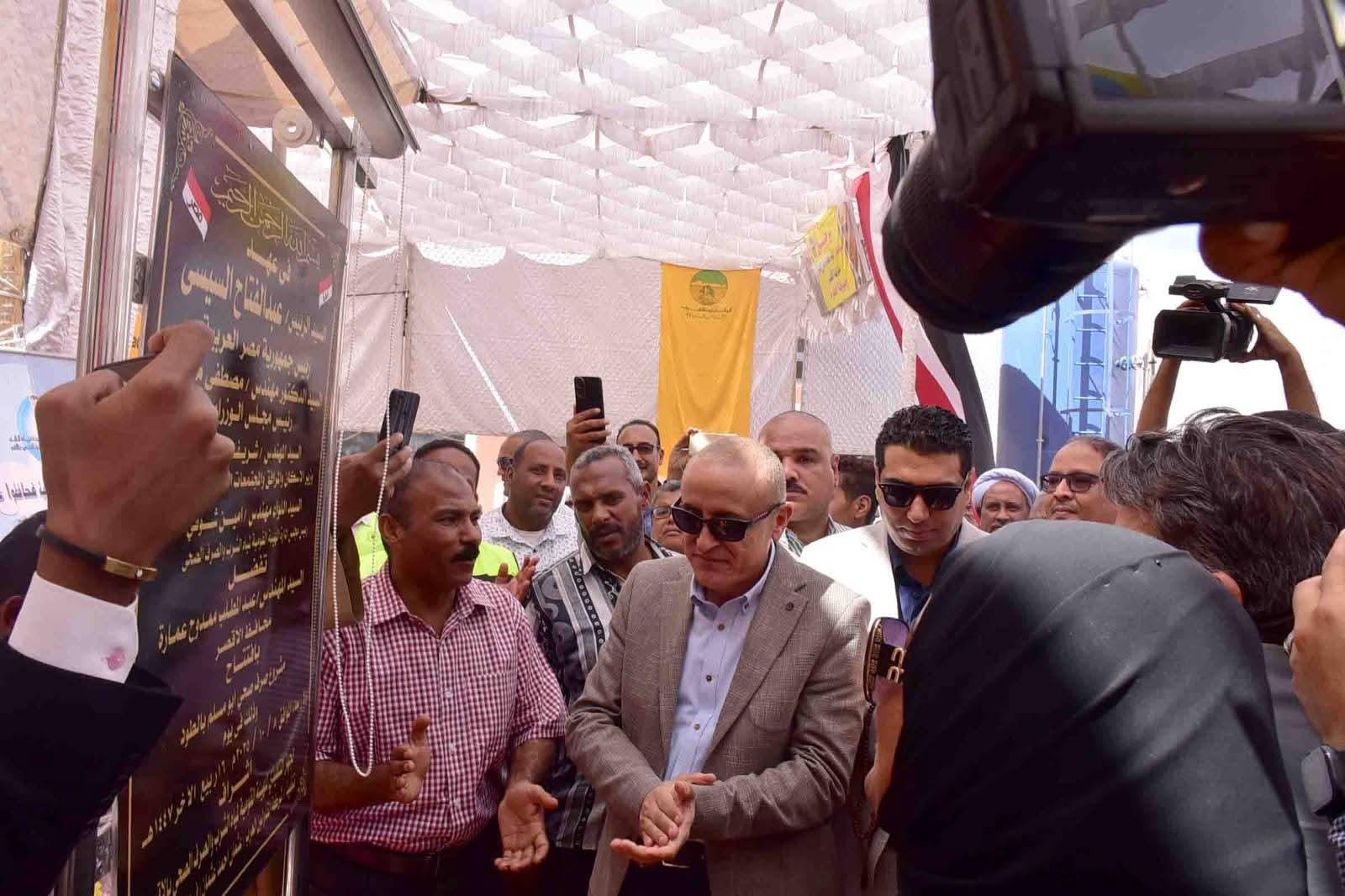 محافظ الأقصر يفتتح محطة رفع صرف صحي نجع أبو مسلم بتكلفة 90 مليون جنيه| صور