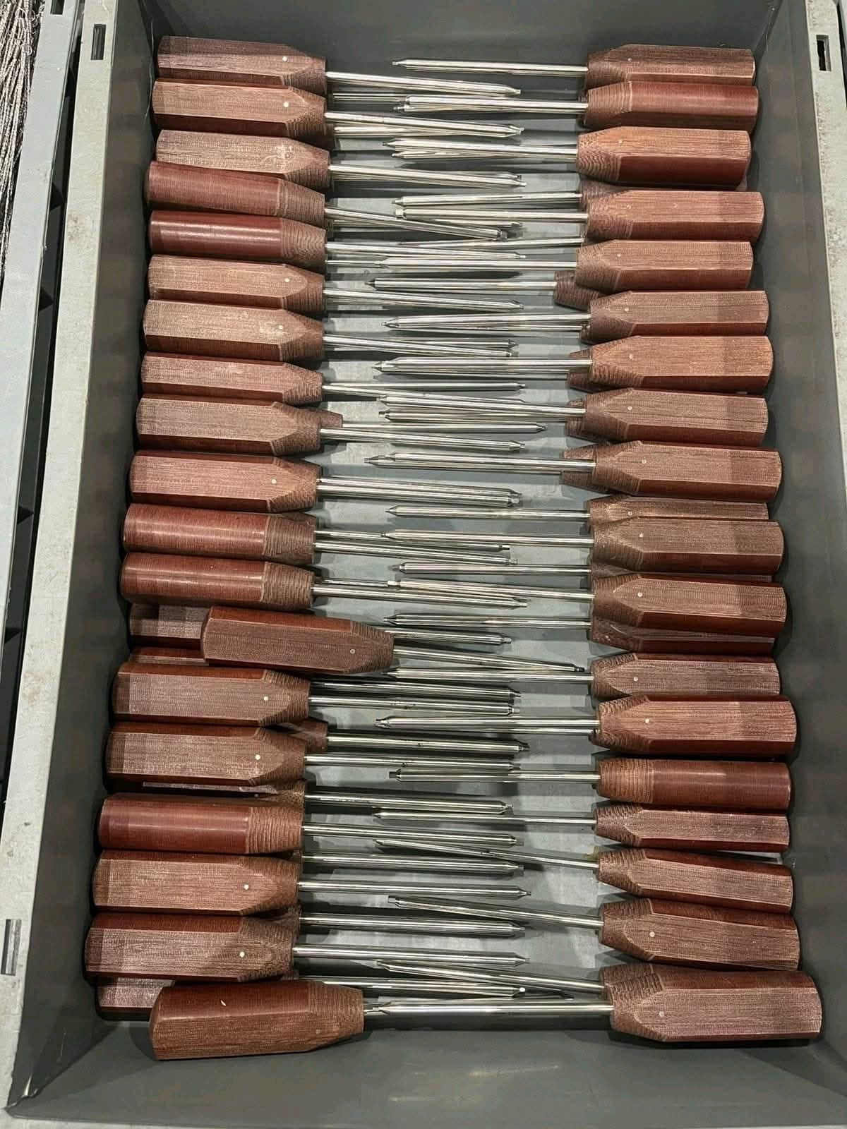 تهريب كمية من أدوات ومستلزمات طب وجراحة العظام