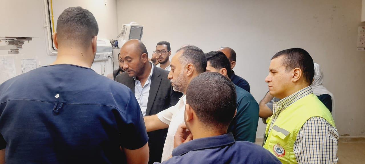 فريق من وزارة الصحة يتابع انتظام الخدمات الطبية  بمستشفى نخل| صور