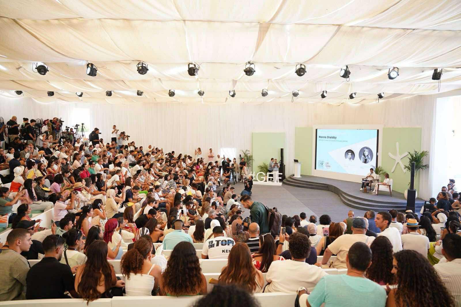 النجوم يحضرون ندوة منة شلبي بمهرجان الجونة السينمائي