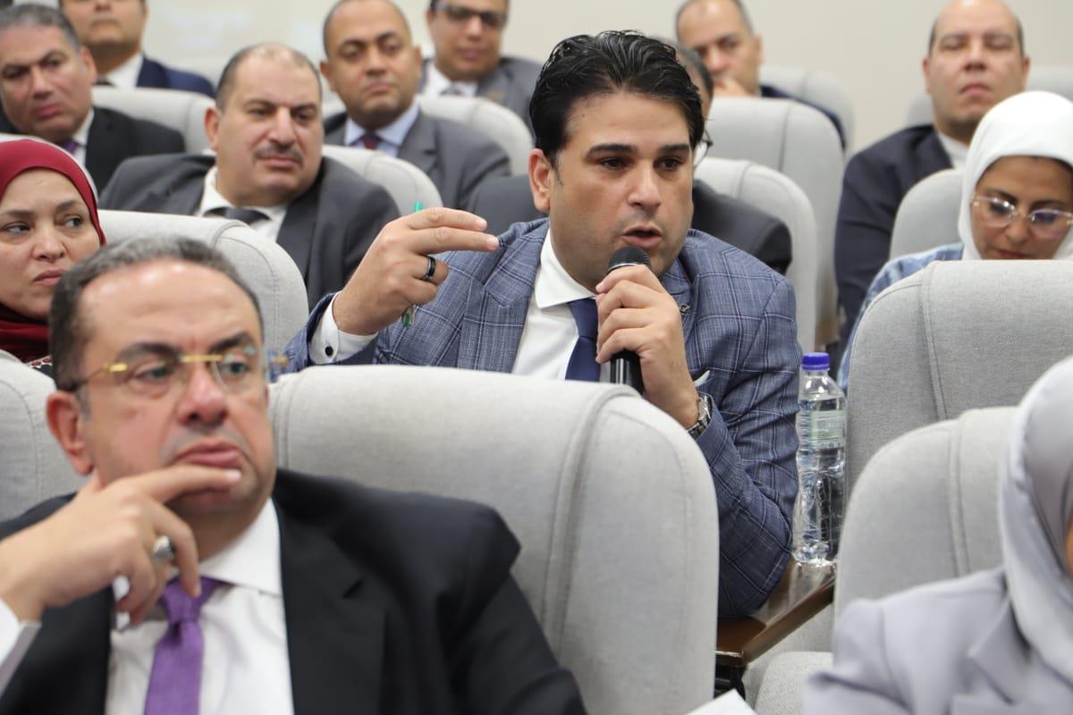 وزير العمل:القانون