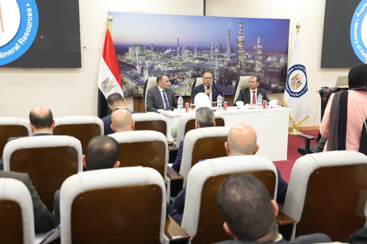 وزير العمل:القانون