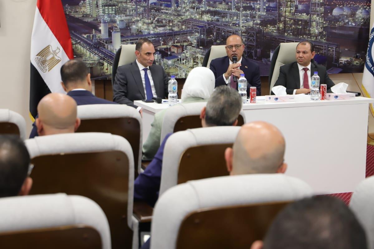 وزير العمل:القانون
