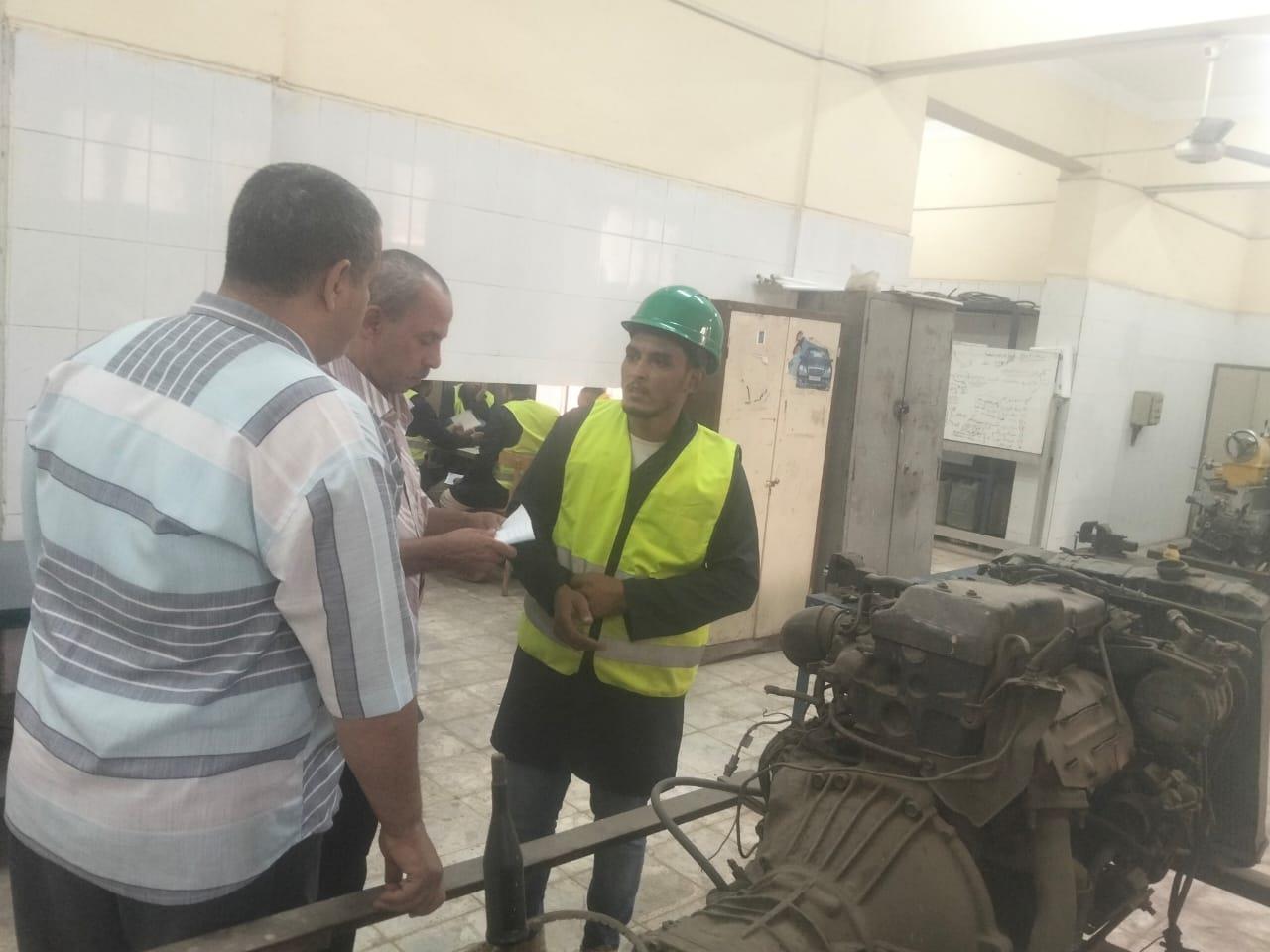 بالصور.