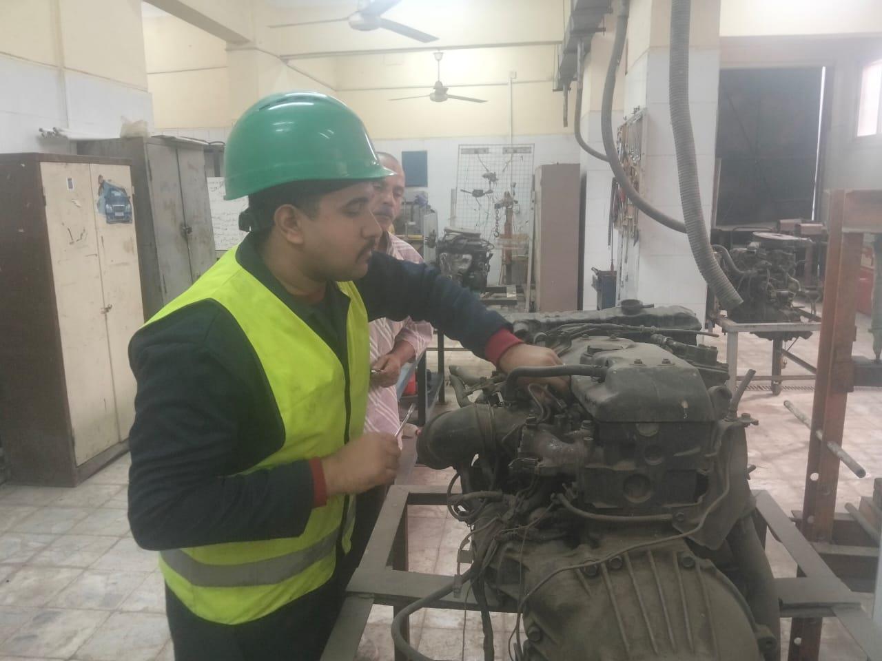 بالصور.