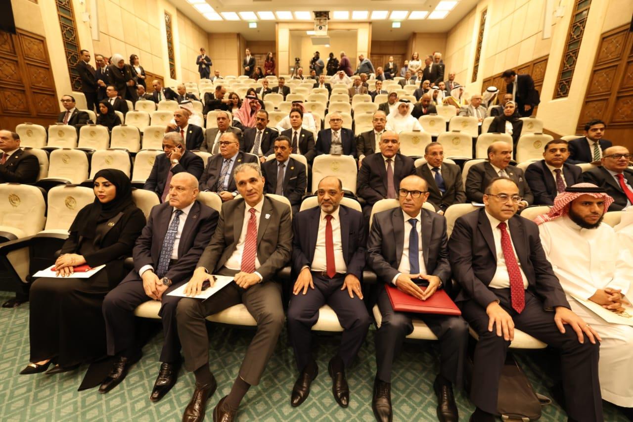 رئيس قضايا الدولة يؤكد تعزيز العمل القانوني والقضائي العربي المشترك