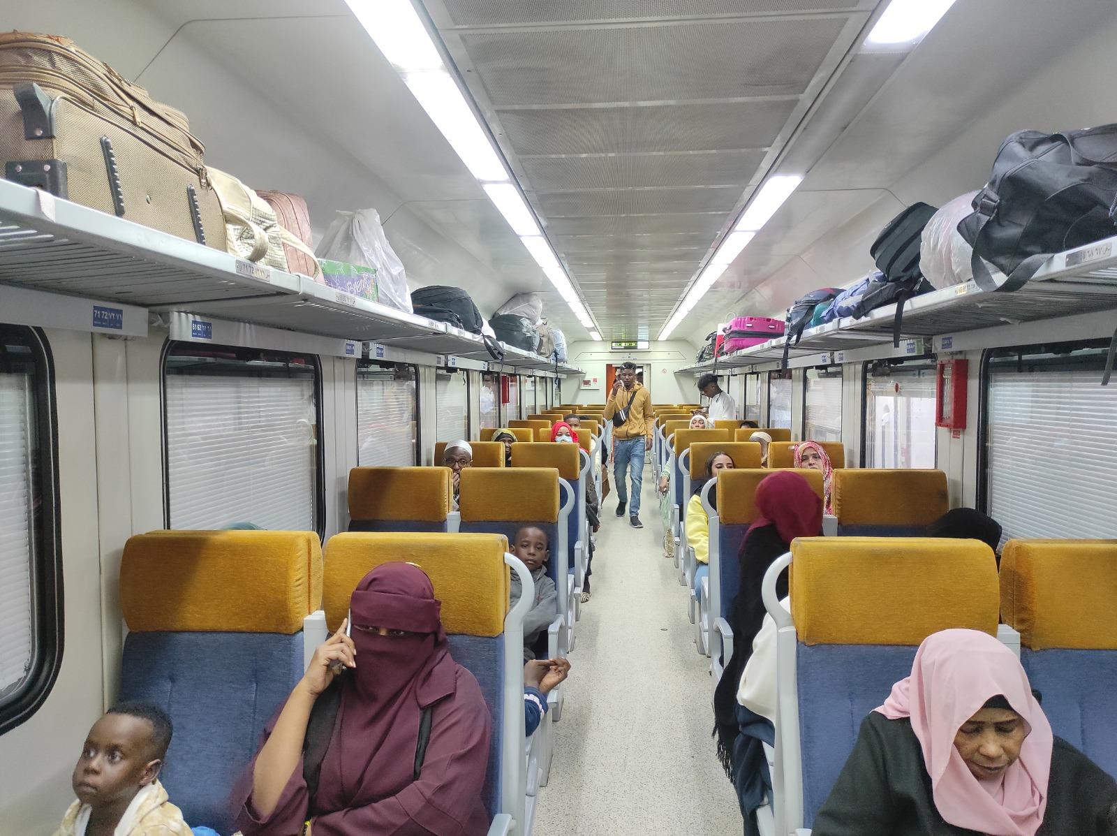 سكك حديد مصر تواصل نقل الأشقاء السودانيين ضمن مشروع العودة الطوعية
