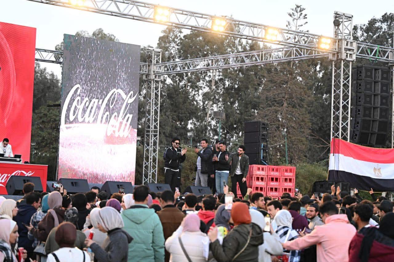 مصطفى حجاج يتألق بحفل  "كريسماس"