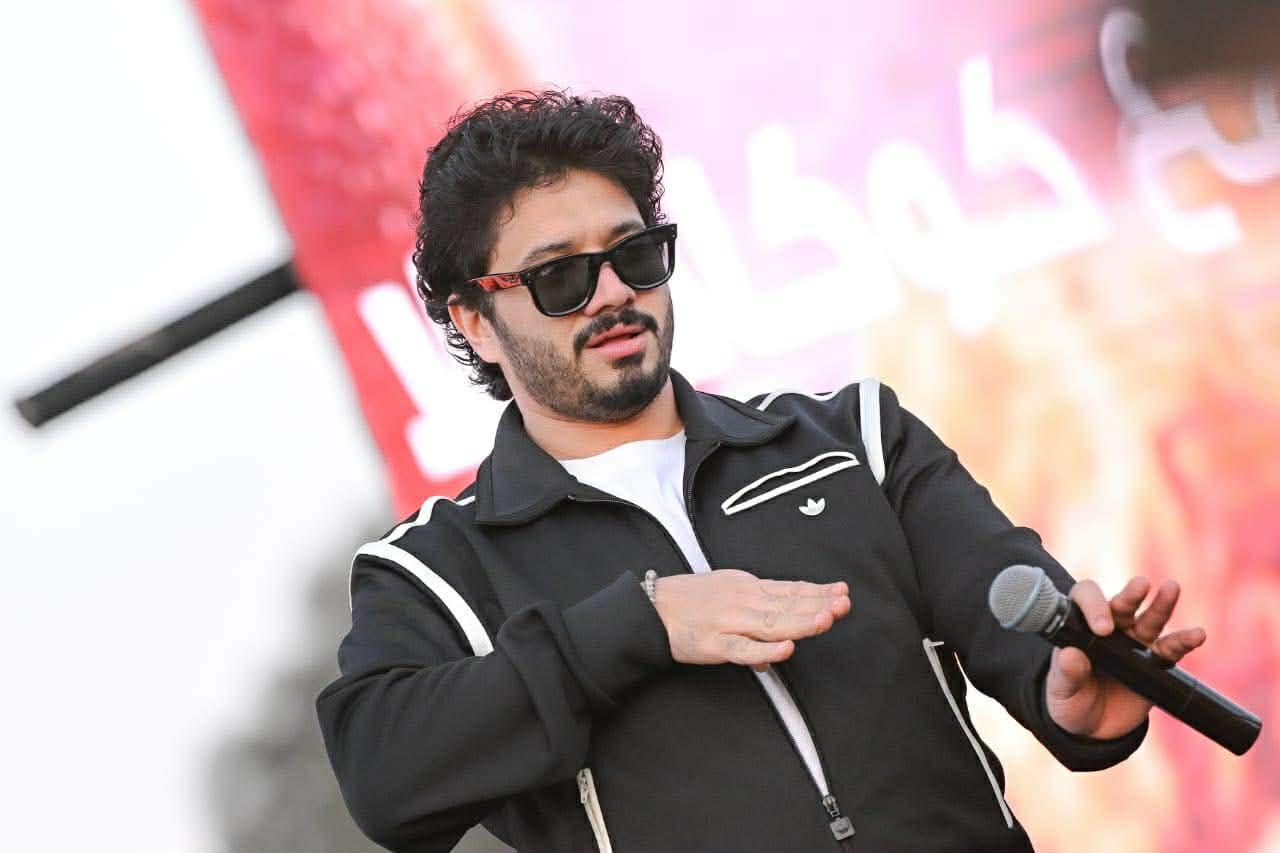 مصطفى حجاج يتألق بحفل  "كريسماس"