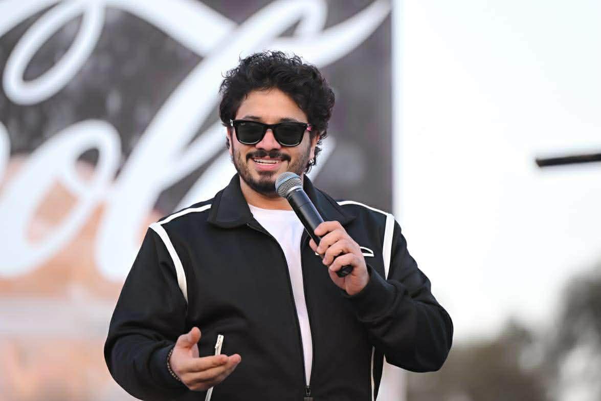 مصطفى حجاج يتألق بحفل  "كريسماس"
