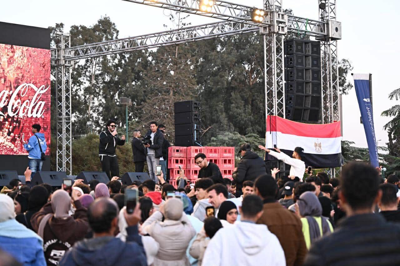مصطفى حجاج يتألق بحفل  "كريسماس"