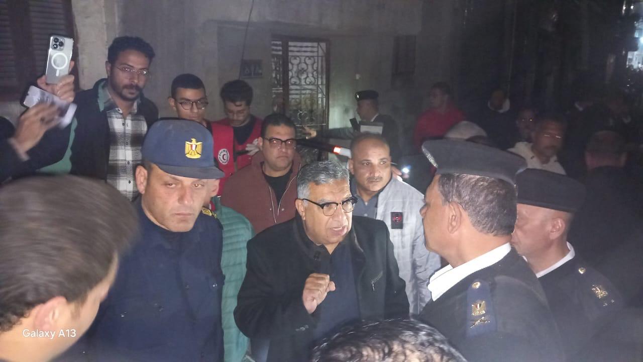 استمرار جهود الأجهزة التنفيذية للتعامل مع حادث شارع الدبوسي بالمنصورة