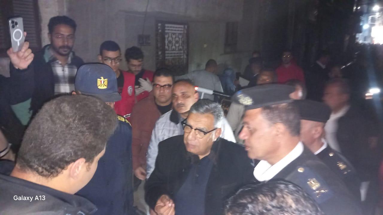 استمرار جهود الأجهزة التنفيذية للتعامل مع حادث شارع الدبوسي بالمنصورة
