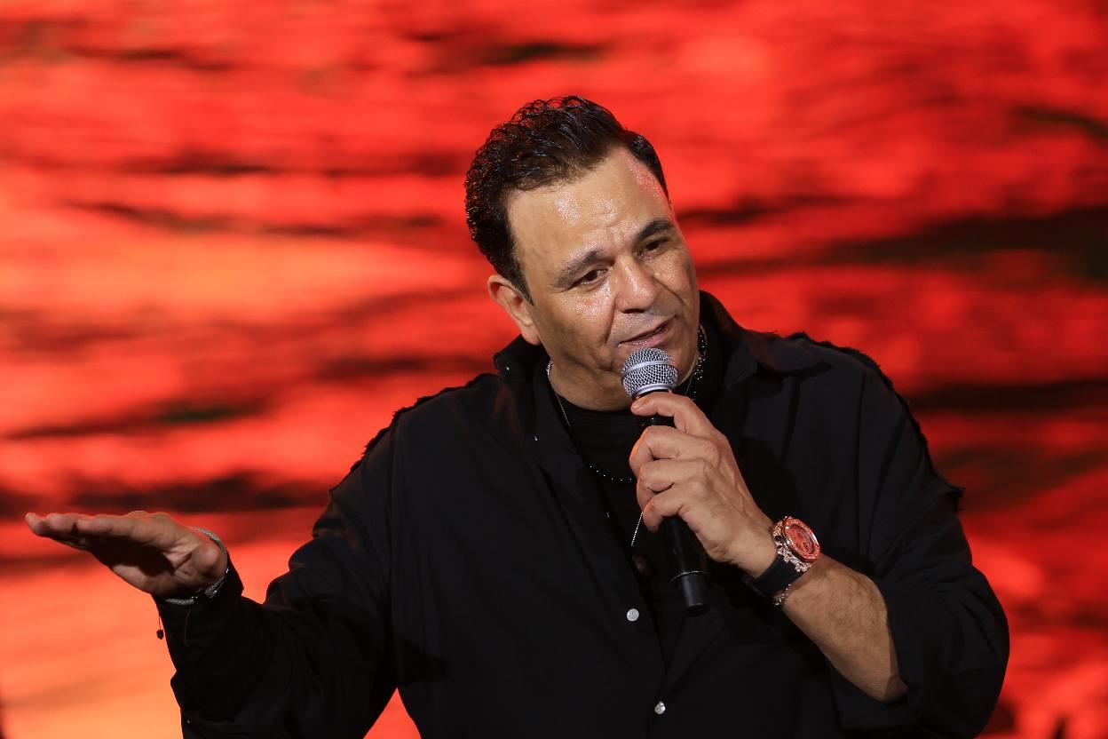 محمد فؤاد يشعل أضخم حفلات الكريسماس بحضور غير مسبوق