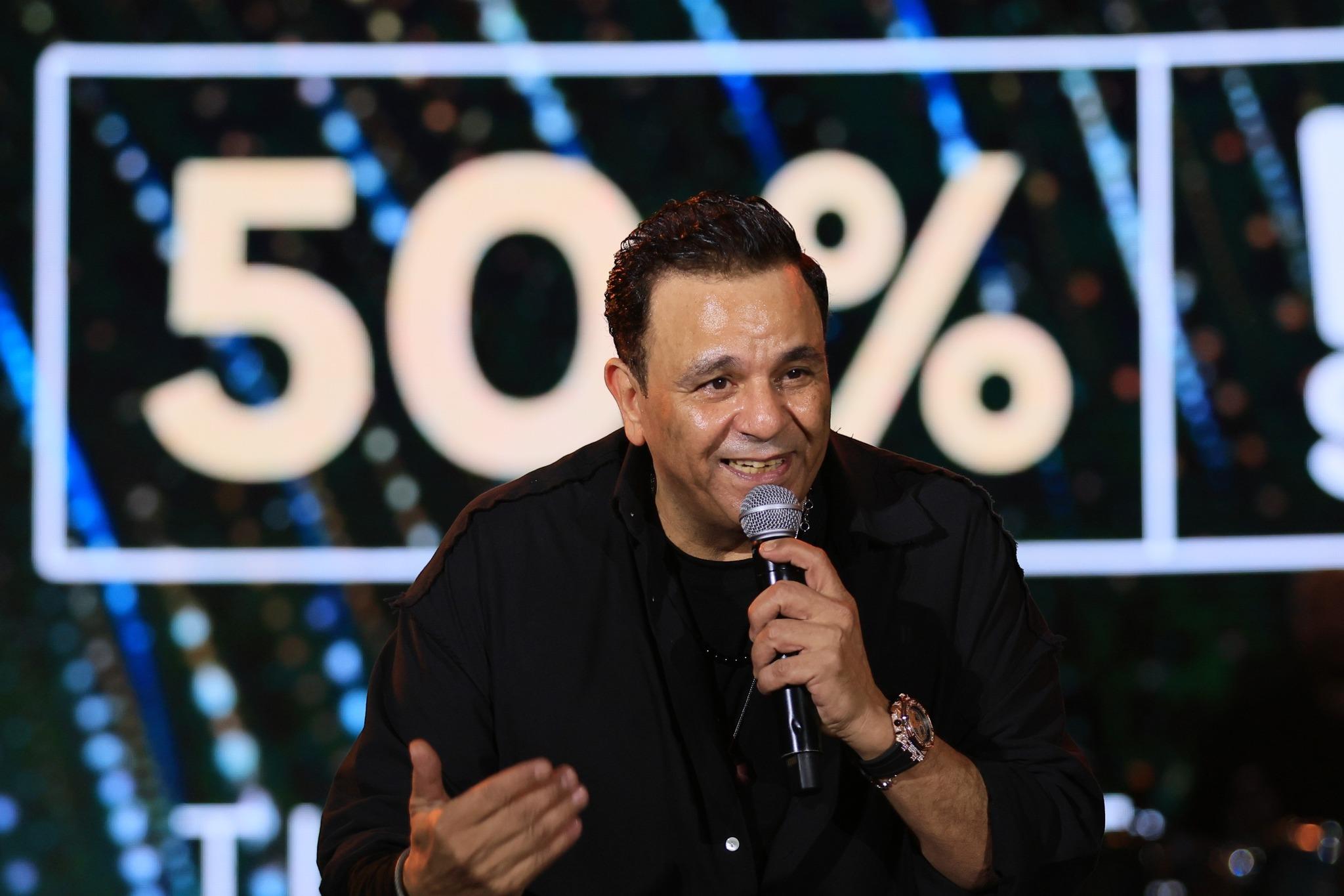 محمد فؤاد يشعل أضخم حفلات الكريسماس بحضور غير مسبوق