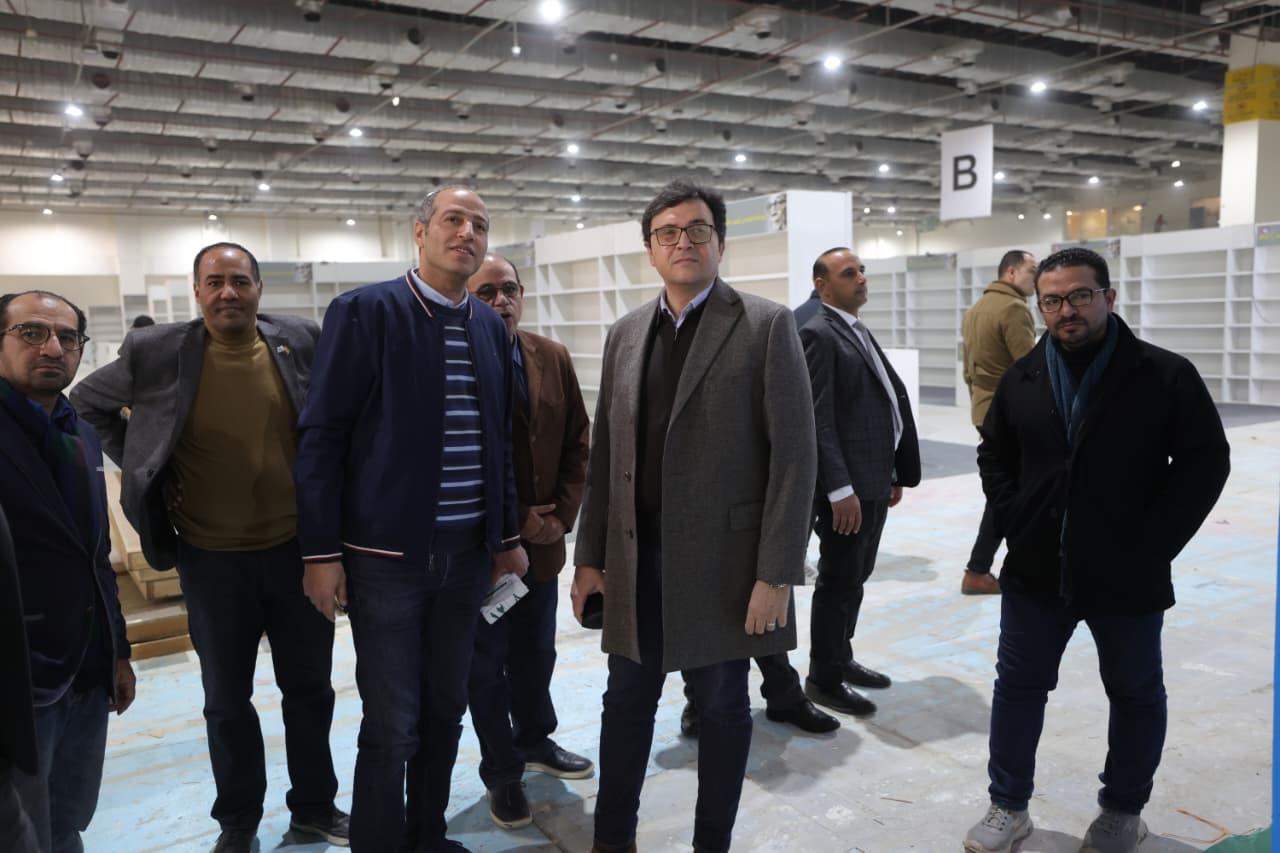وزير الثقافة يتفقد الاستعدادات النهائية لانطلاق الدورة الـ57 لمعرض القاهرة الدولي للكتاب