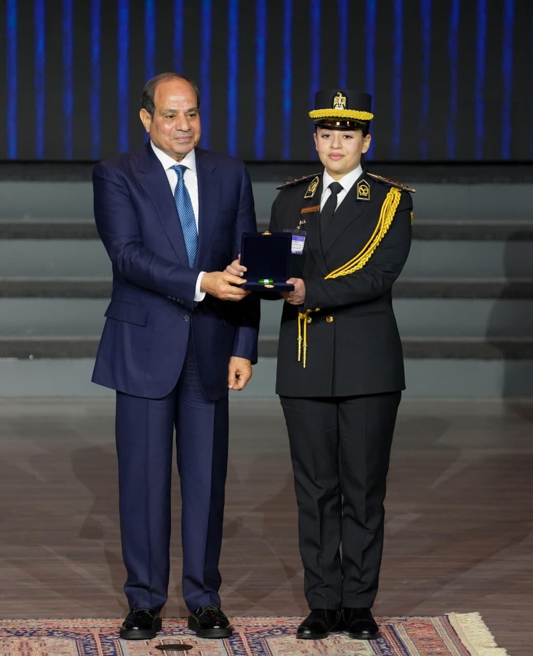 المتحدث الرسمي ينشر صور احتفال الرئيس بالذكرى الـ 74 لعيد الشرطة