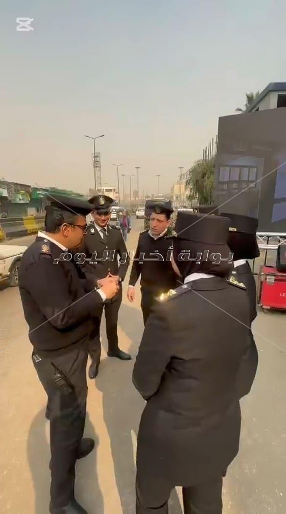 بالورود والشيكولاتة.. شرطة القليوبية تحتفل بعيدها الـ74 وسط المواطنين بشبرا الخيمة| صور