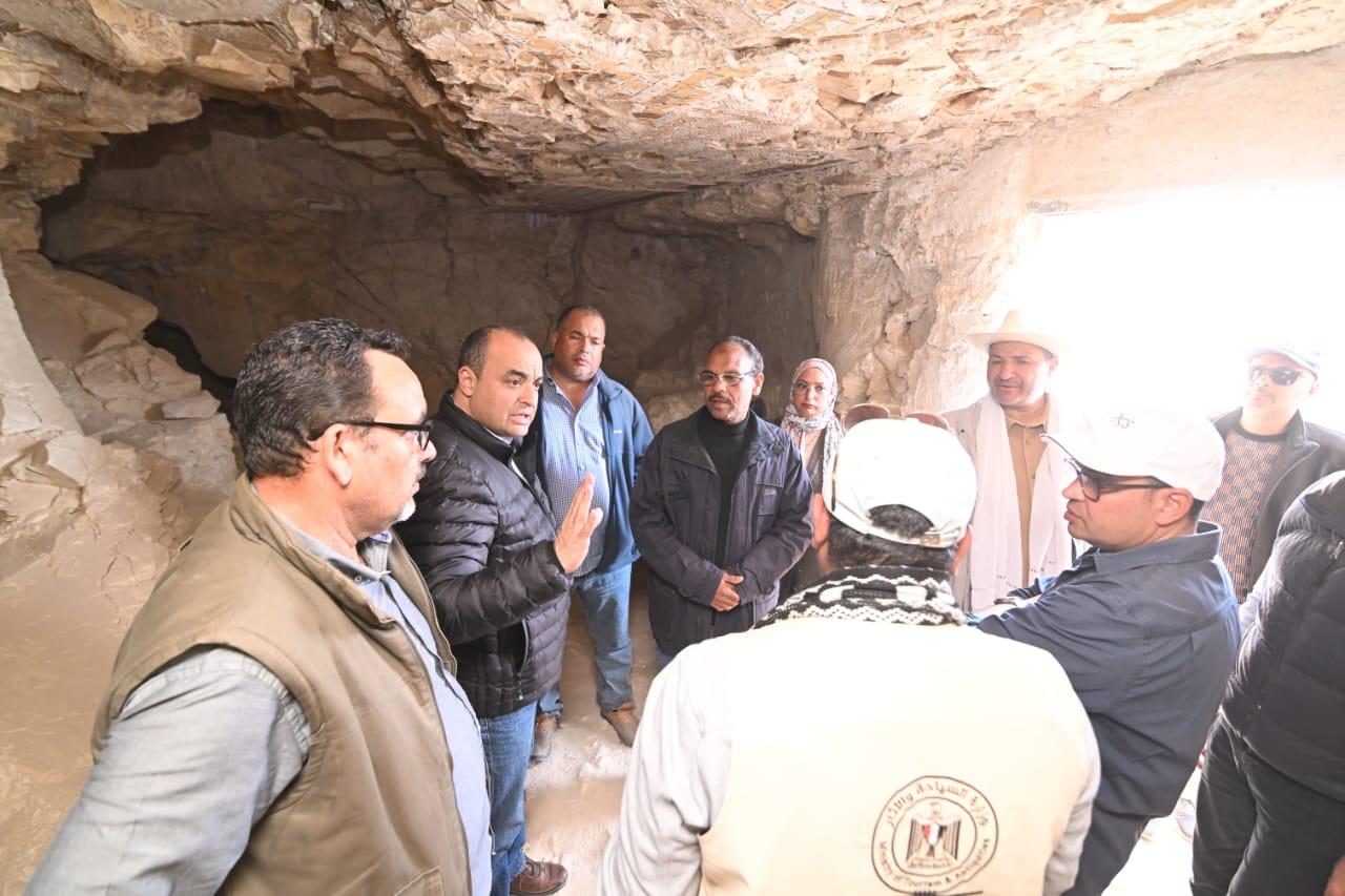 جولة ميدانية شاملة بالأقصر| الأمين العام للآثار يتابع البعثات والاكتشافات ومشروعات الترميم الكبرى