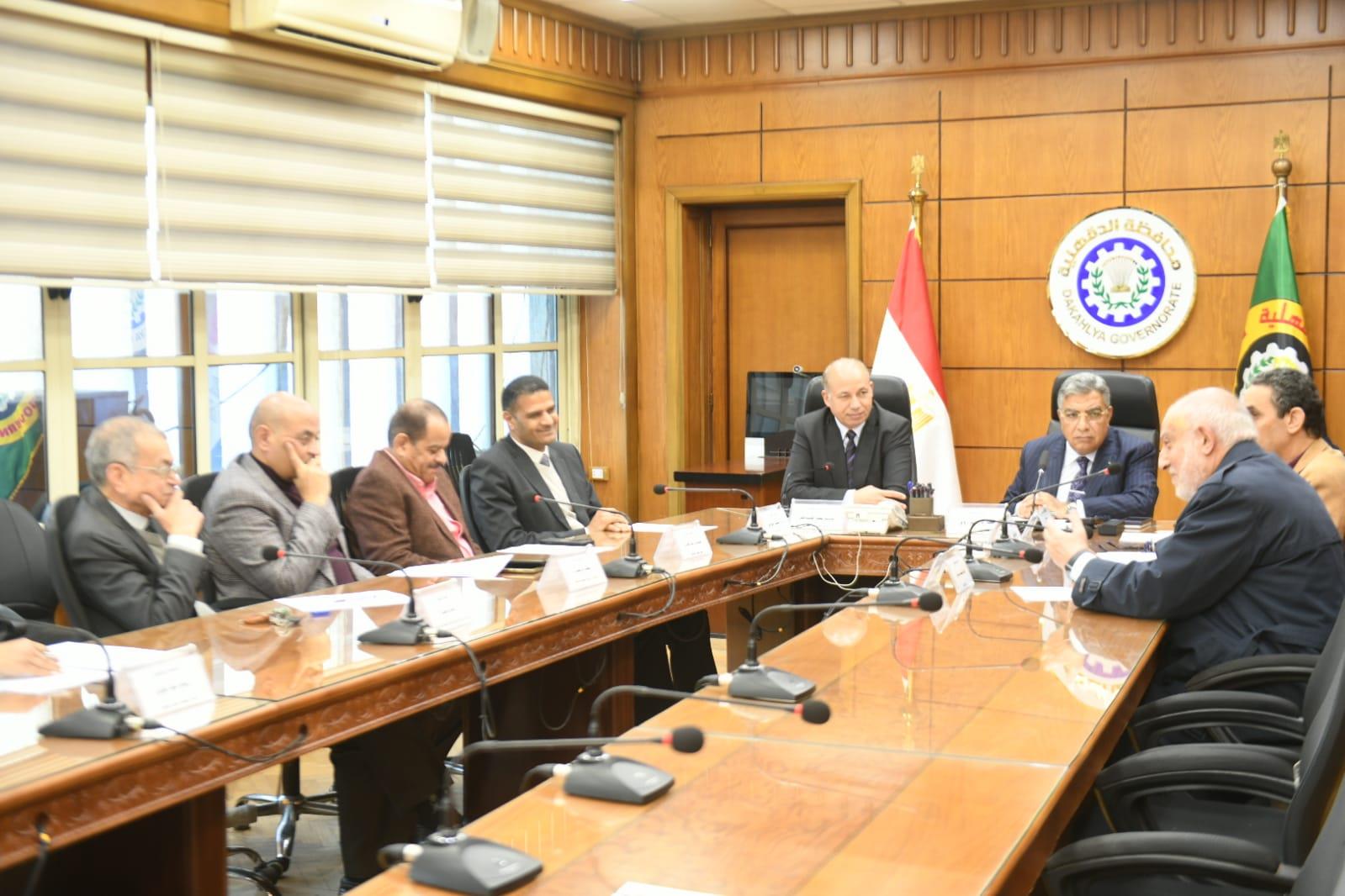  محافظ الدقهلية يترأس الاجتماع الأول لمجلس أمناء مكتبة مصر العامة بحضور رئيس جامعة المنصورة .