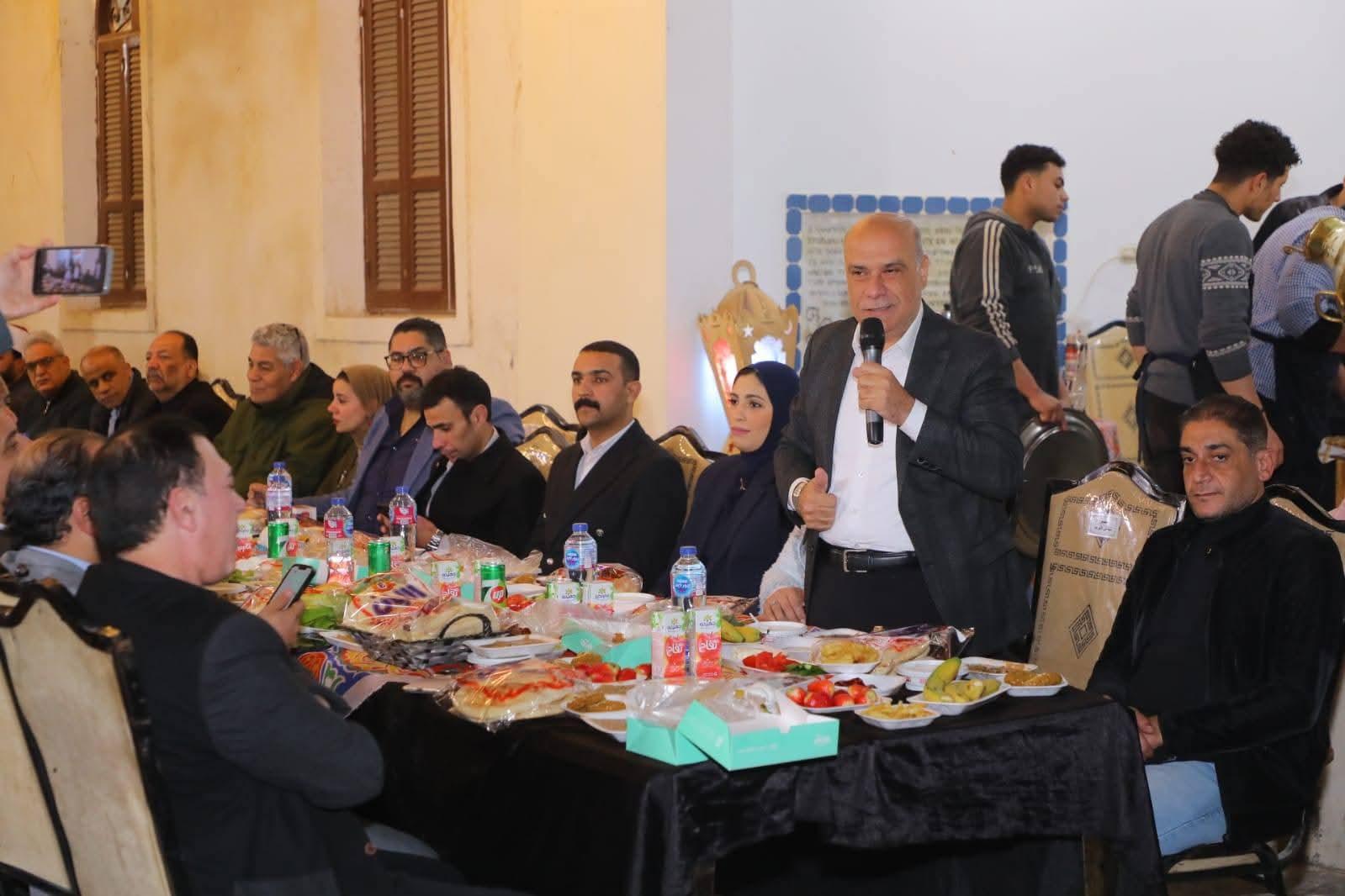 محافظ دمياط يشارك بمائدة السحور الجماعى بكنيسة الروم الأرثوذكس 