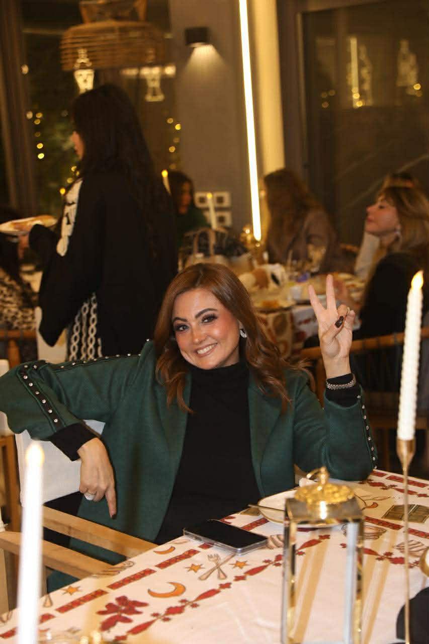 إفطار نسائي يجمع نجمات الفن.. غناء بشرى وبحضور ياسمين صبري