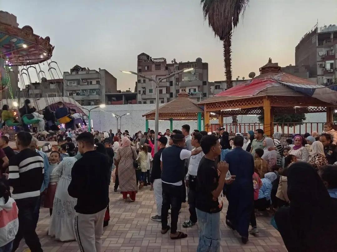 زحام وحدائق ممتلئة ورحلات نيلية.. أسيوط تحتفل بشم النسيم في أجواء عائلية مبهجة 
