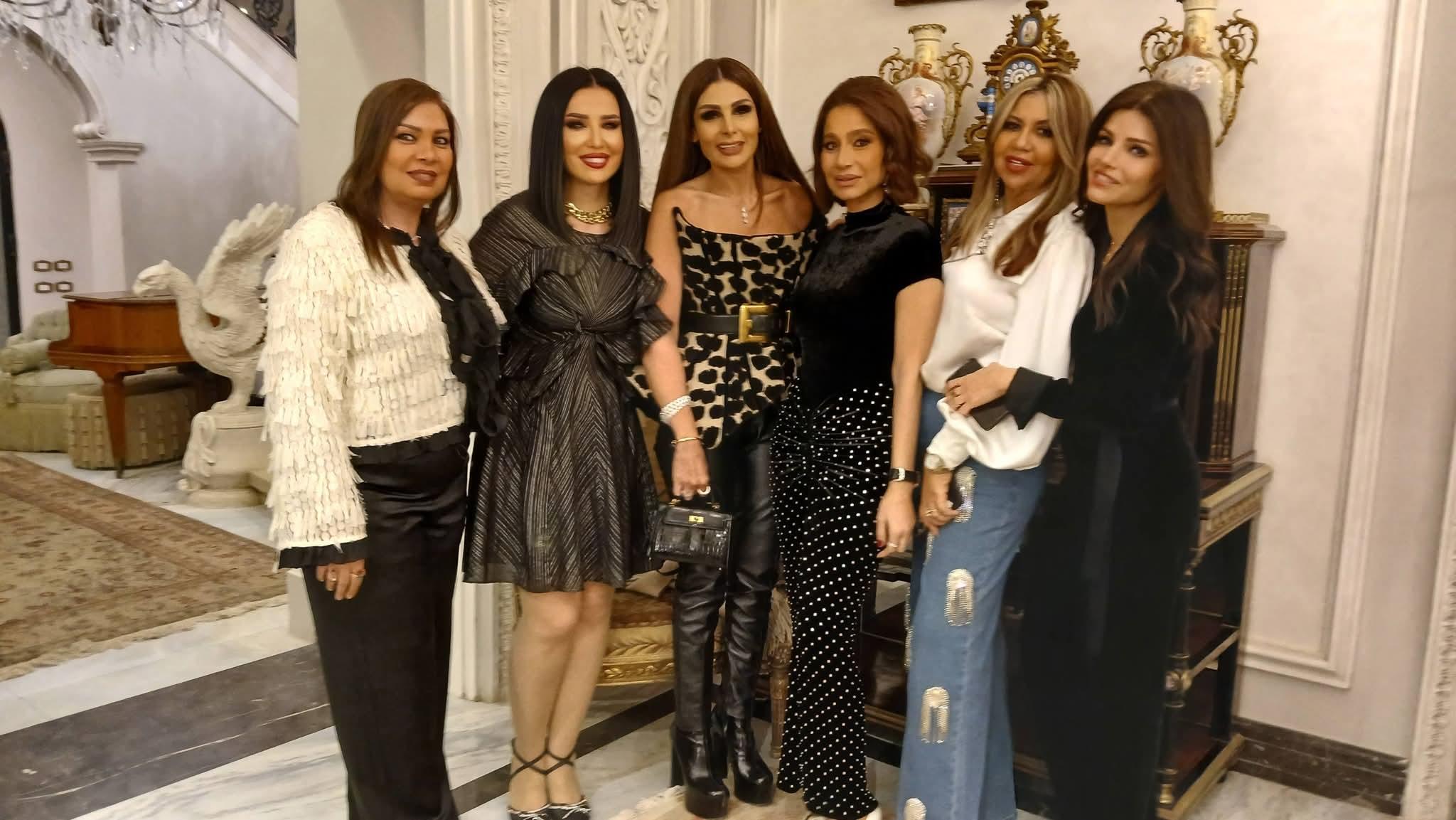  بسمة وهبة تحتفل بعيد ميلادها وسط نجوم الفن والاعلام 