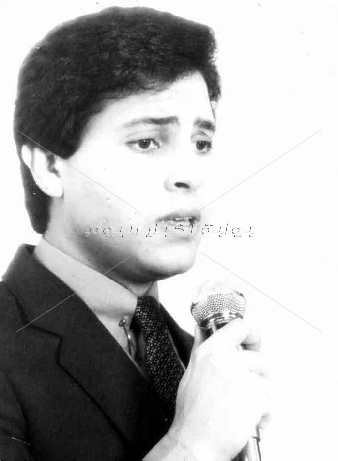صور نادرة توثق محطات إنسانية وفنية في حياة هاني شاكر