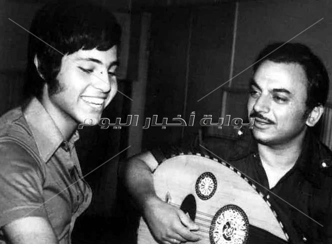 صور نادرة توثق محطات إنسانية وفنية في حياة هاني شاكر