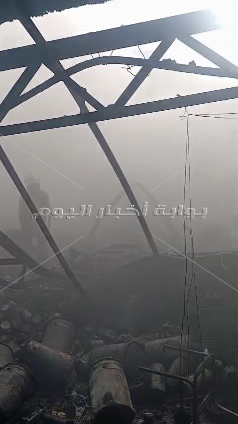 حريق مصنعي بويات وورق بالقناطر الخيرية