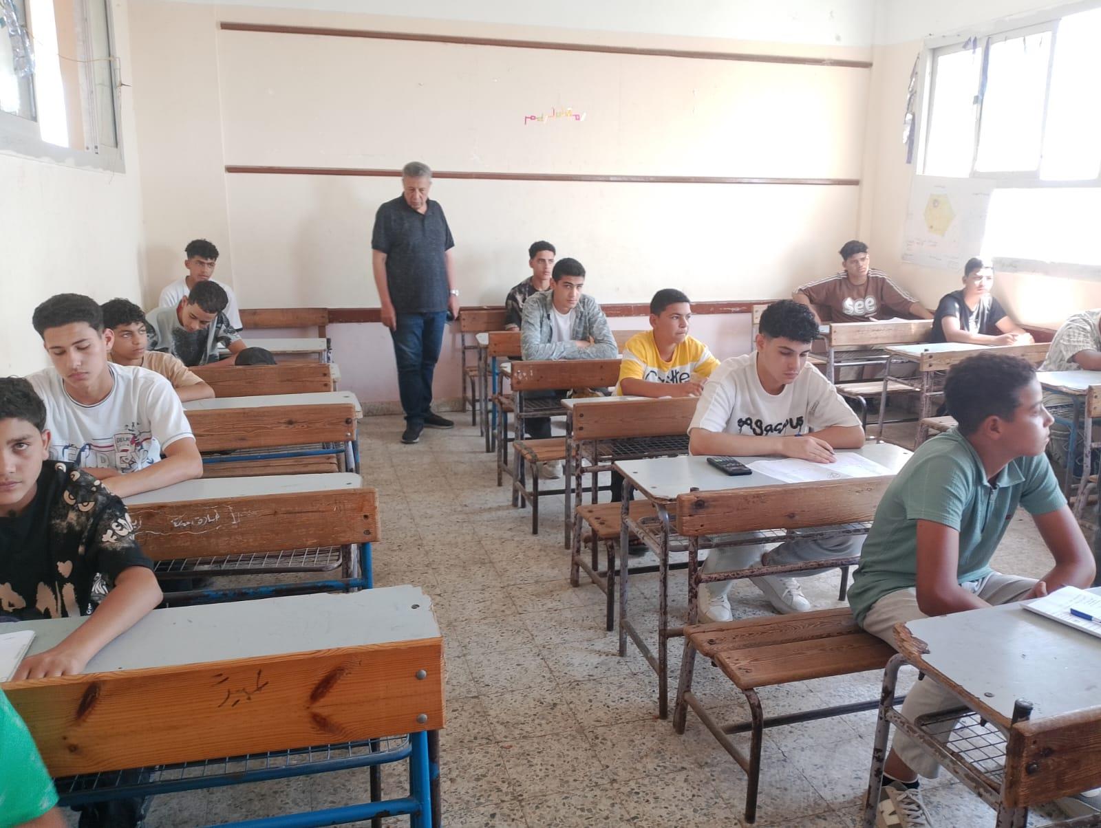 مدير تعليم البحيرة يتابع إمتحانات الشهادة الإعدادية 