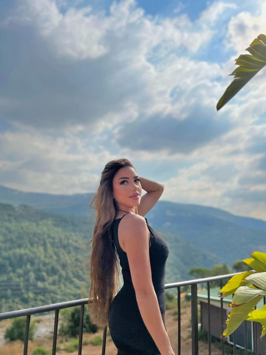 سارة سلامة تخطف الأنظار بإطلالات جذابة في فرنسا