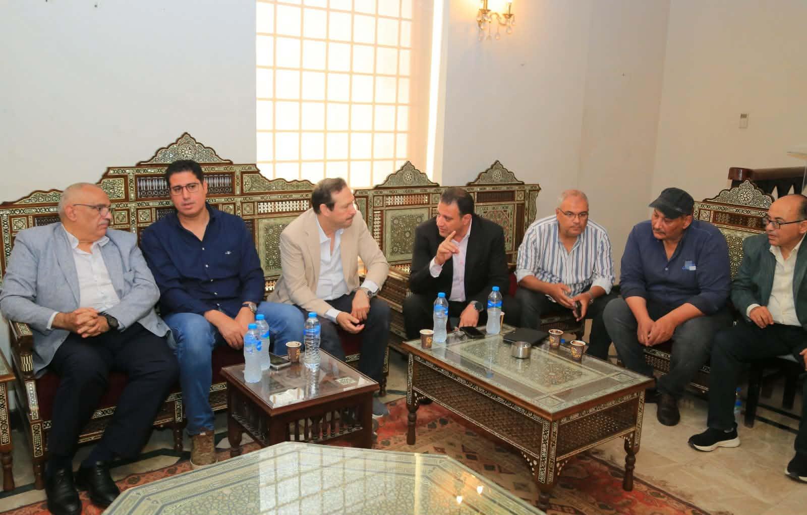اجتماع بالمسرح القومي مع حي الموسكي لمتابعة أعمال تطوير المنطقة الثقافية 
