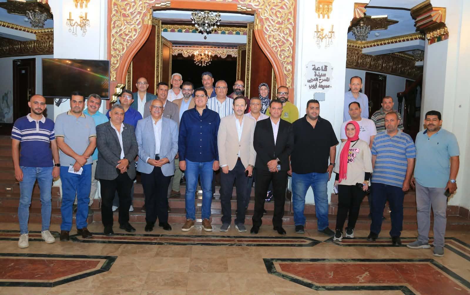 اجتماع بالمسرح القومي مع حي الموسكي لمتابعة أعمال تطوير المنطقة الثقافية 