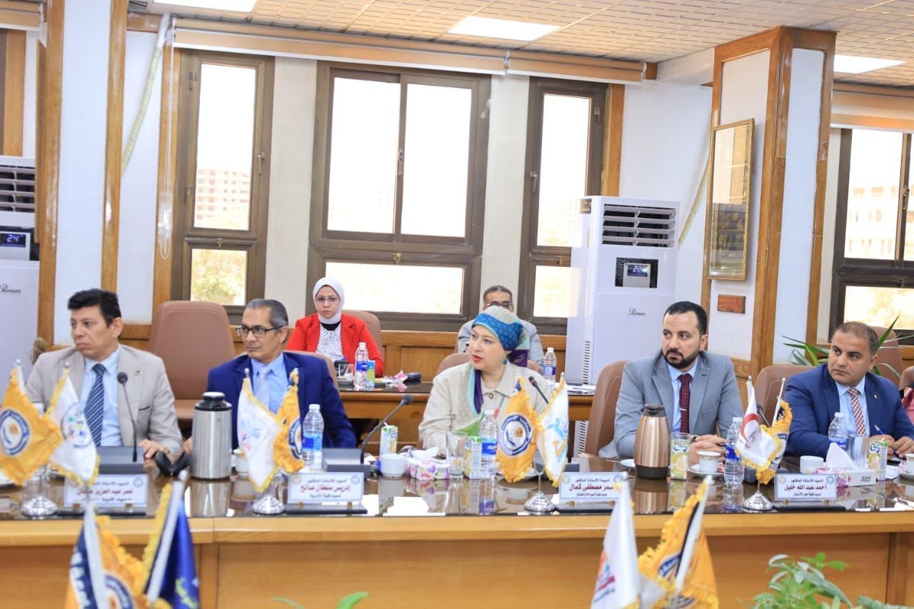 باليوبيل الذهبي.. المنيا تسجل أكبر موازنة وتهنئ الرئيس والشعب بثورة 30 يونيو