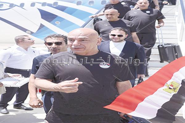 حشود من كل محافظات مصر فى مطار العلمين استقبال تاريخى لأبطال المنتخب الوطنى| صور