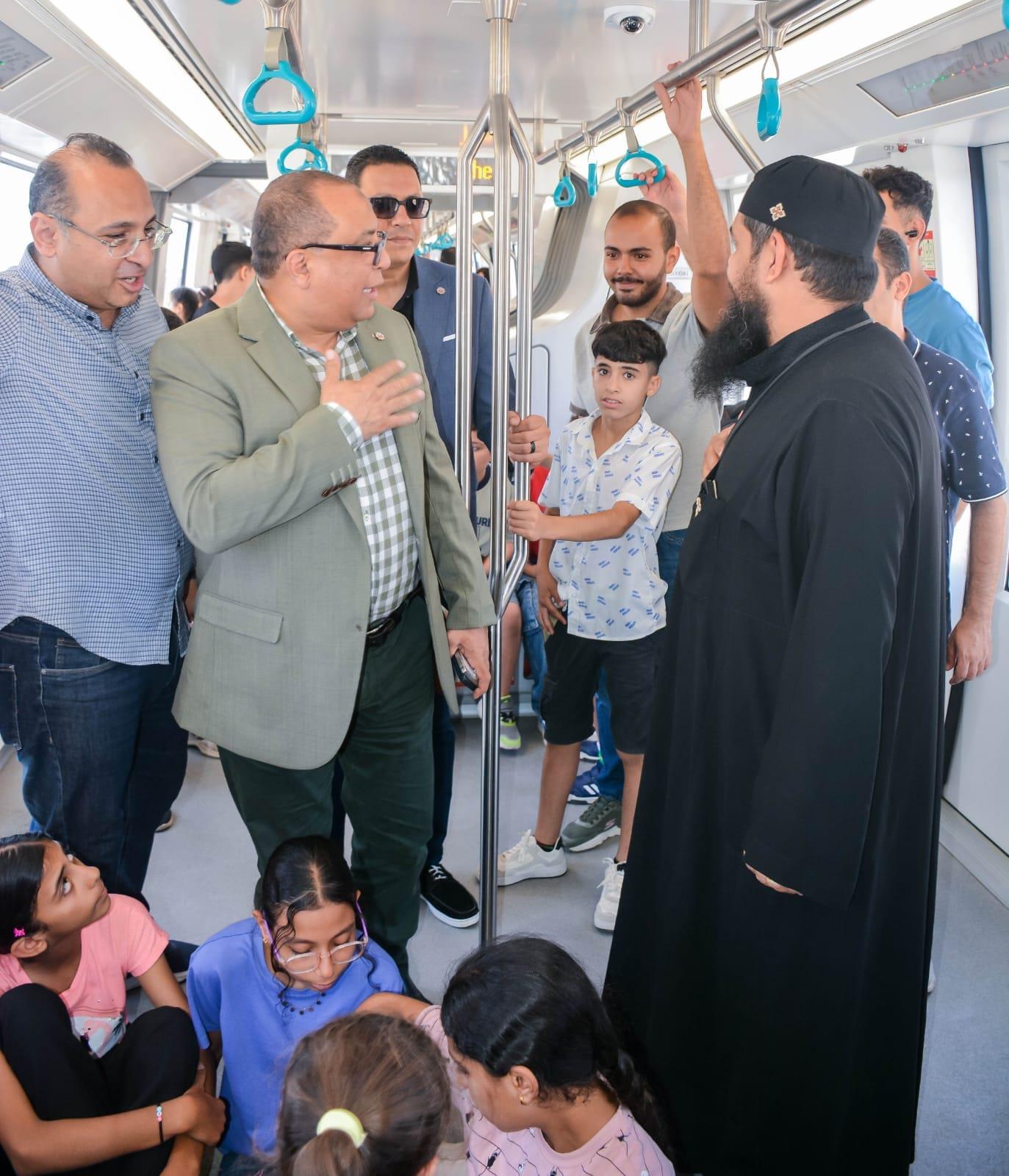 مشروع مونوريل شرق النيل وفدًا من أطفال كنيسة مارجرجس بمدينة قويسنا