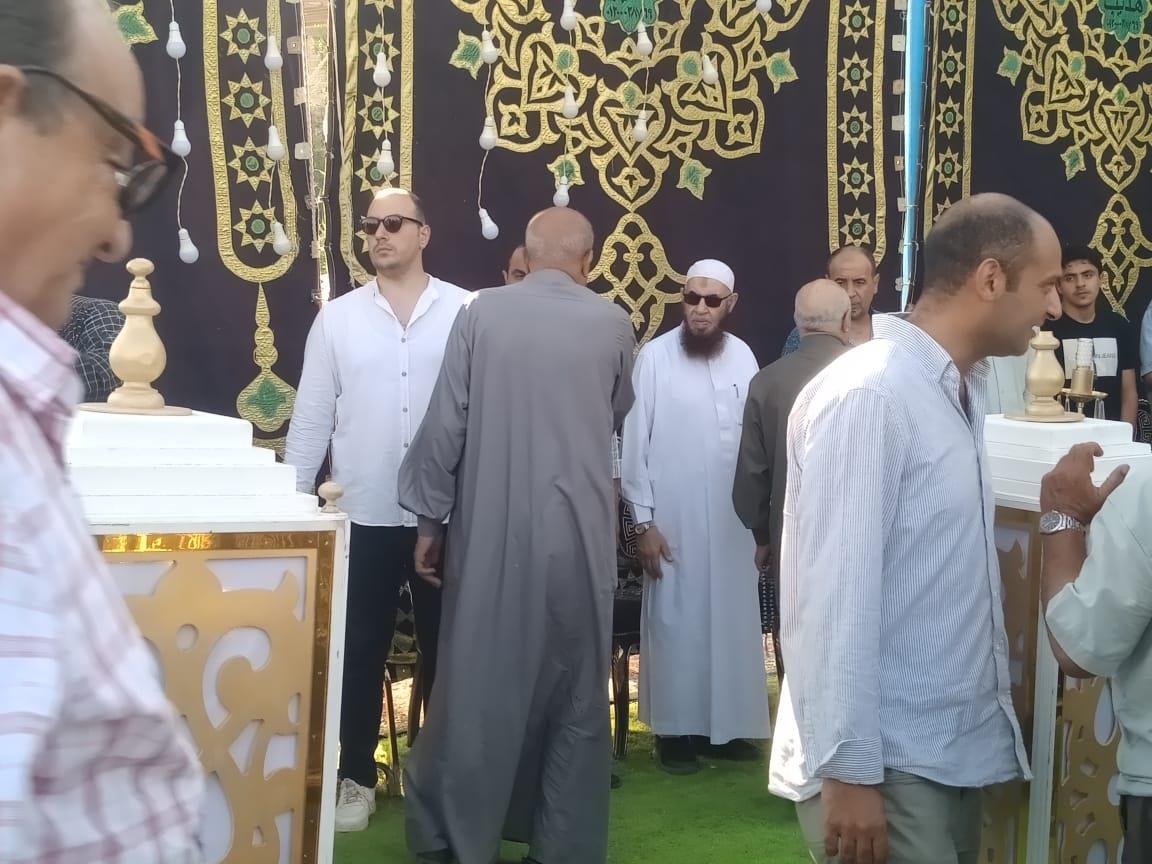 أسرة عبد العزيز مخيون تستقبل عزاءه في البحيرة
